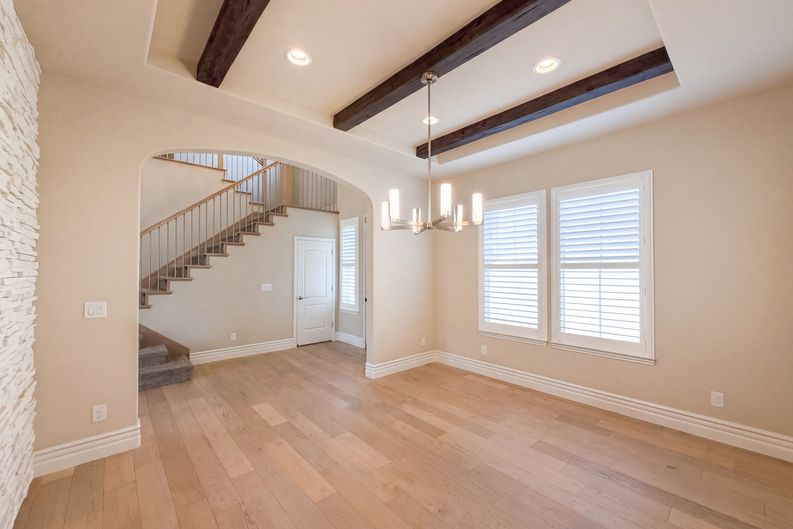 Photo 10 of 36 of 5601 Lakepointe Dr, Rocklin, CA