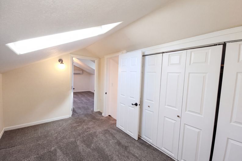 Photo 9 of 22 of 93291 Prairie Rd, Junction City, OR