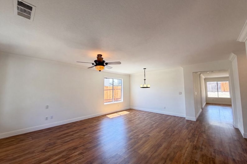 Photo 6 of 39 of 8460 Orchard Creek Way, Elk Grove, CA