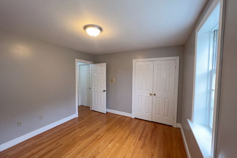 Photo 6 of 29 of 1600 Donora Ct, Henrico, VA