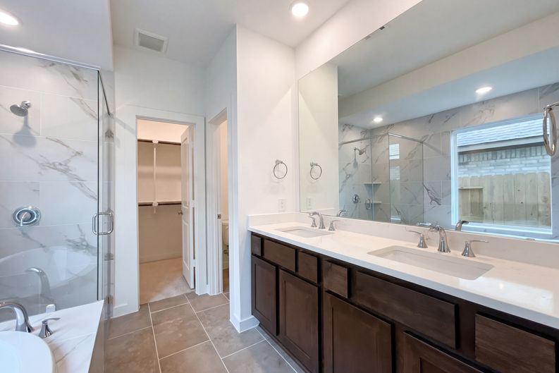 Photo 6 of 19 of 118 Neches Nook Ct, Conroe, TX