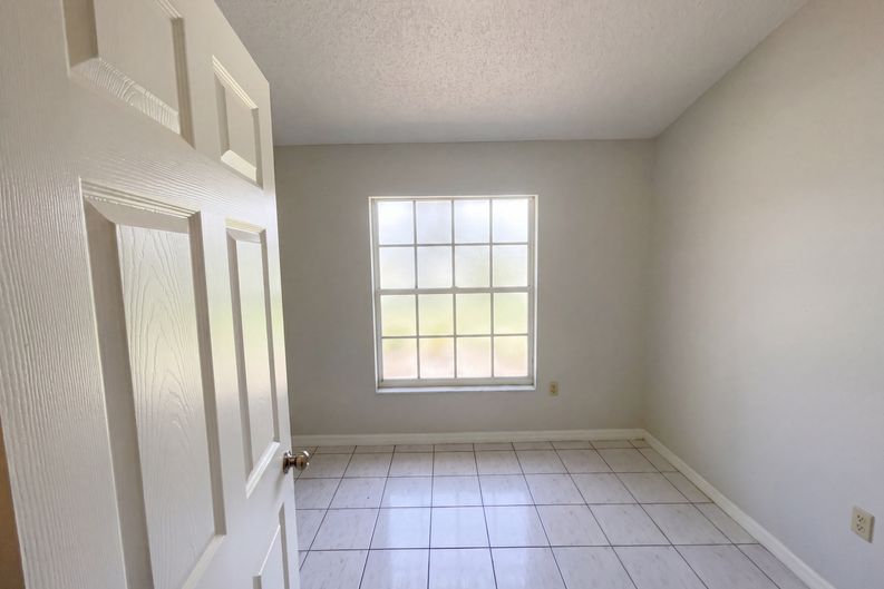 Photo 13 of 33 of 1750 Evergreen Ct, Kissimmee, FL