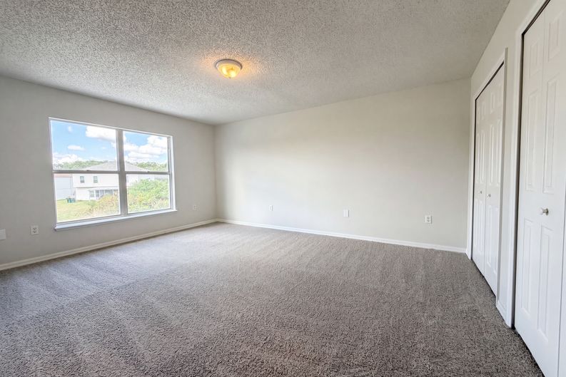 Photo 16 of 26 of 2158 Willesdon Dr W, Jacksonville, FL