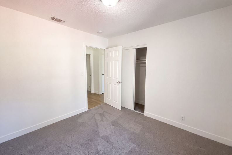Photo 15 of 30 of 5313 Fernwood Way, Sacramento, CA