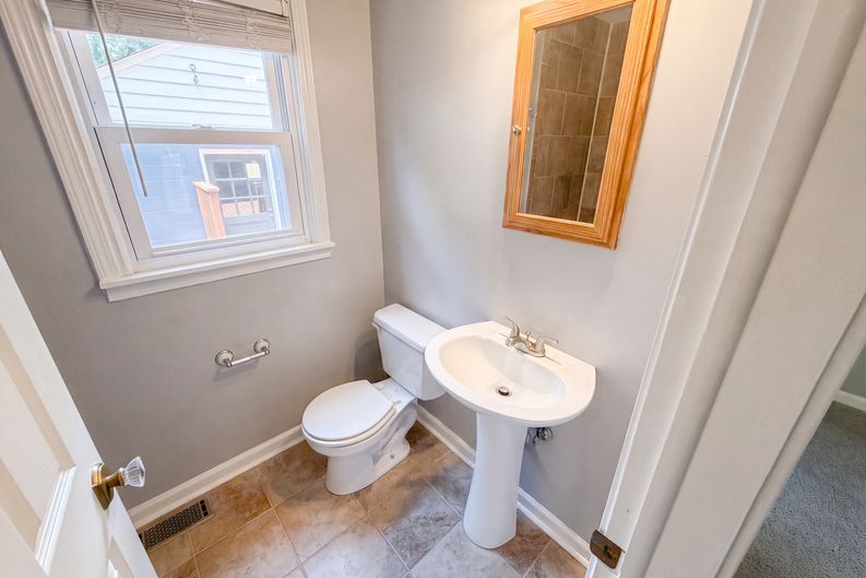 Photo 13 of 19 of 2308 E 69th St, Indianapolis, IN