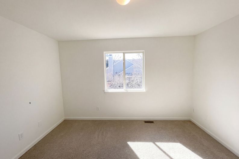 Photo 12 of 20 of 9686 Fairwood St, Littleton, CO