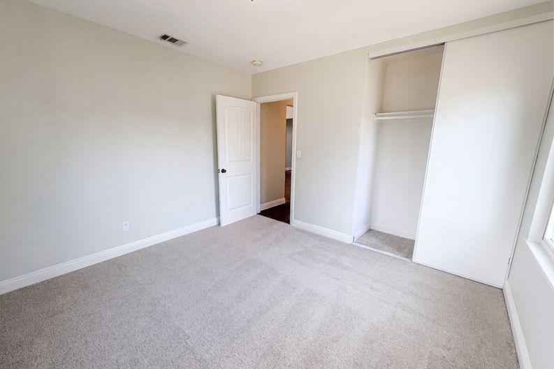 Photo 15 of 18 of 16515 Rosemary Dr, Fontana, CA