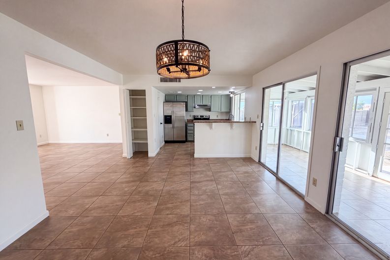 Photo 10 of 26 of 10501 W Loma Ln, Peoria, AZ