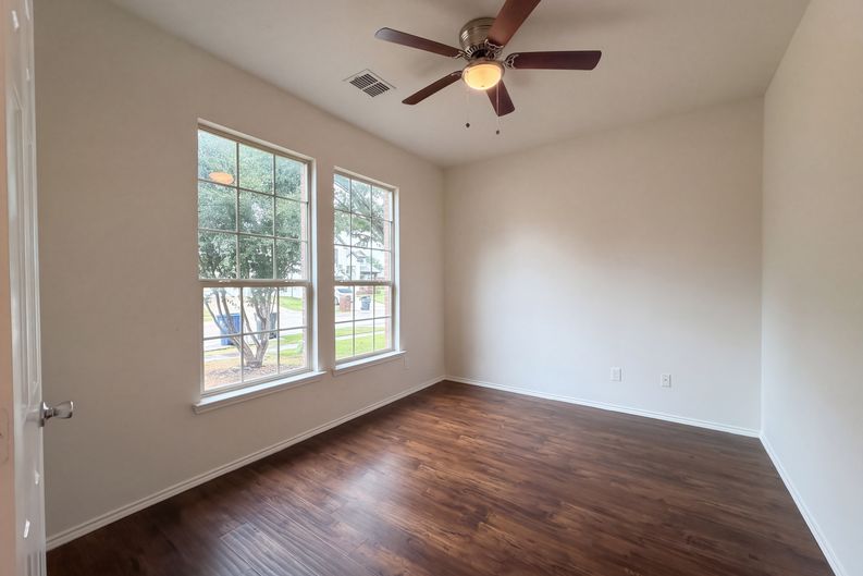 Photo 17 of 23 of 424 Cypress Hill Dr, McKinney, TX