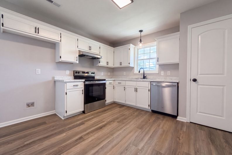 Photo 6 of 19 of 702 S Fayetteville Ave, Dunn, NC
