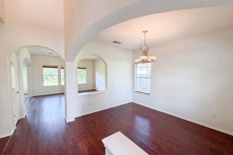 Photo 7 of 20 of 206 Almquist St, Hutto, TX