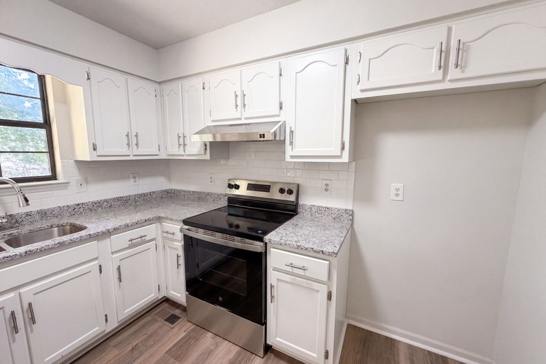 Photo 9 of 29 of 8911 Quail Run Dr, Chattanooga, TN