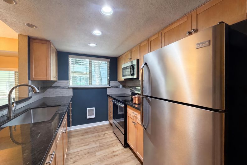 Photo 10 of 20 of 10132 SW Trapper Ter, Beaverton, OR