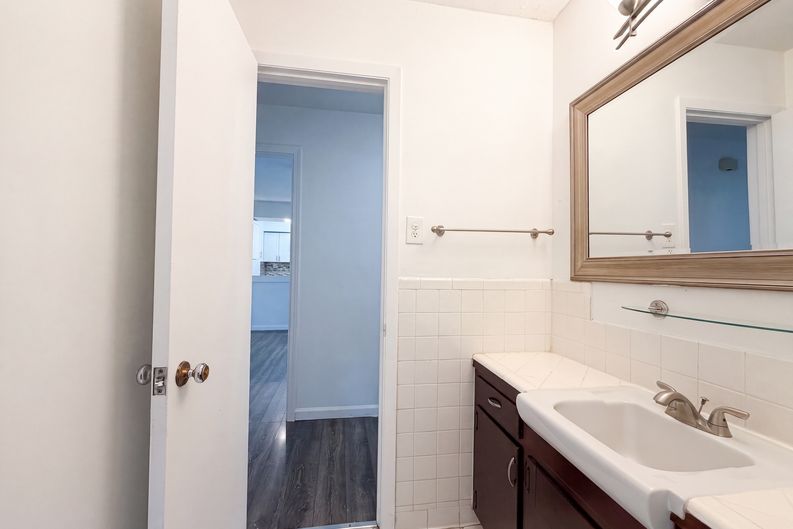 Photo 16 of 20 of 1805 Brookview Dr, Arlington, TX