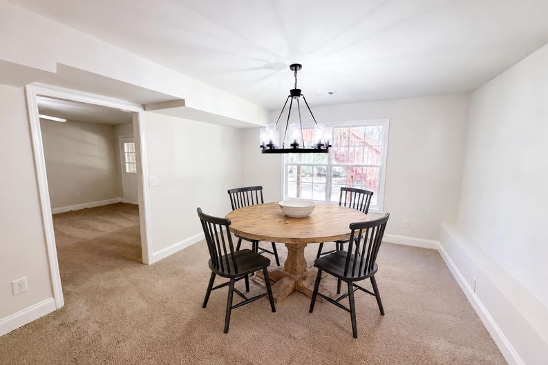 Photo 6 of 35 of 1396 Bramlett Forest Ct, Lawrenceville, GA