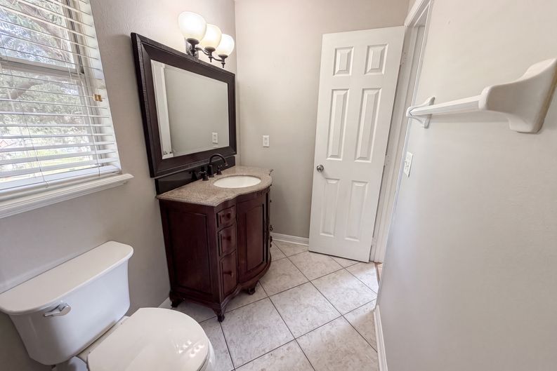 Photo 21 of 29 of 17802 Jefferson St, Oakland, FL