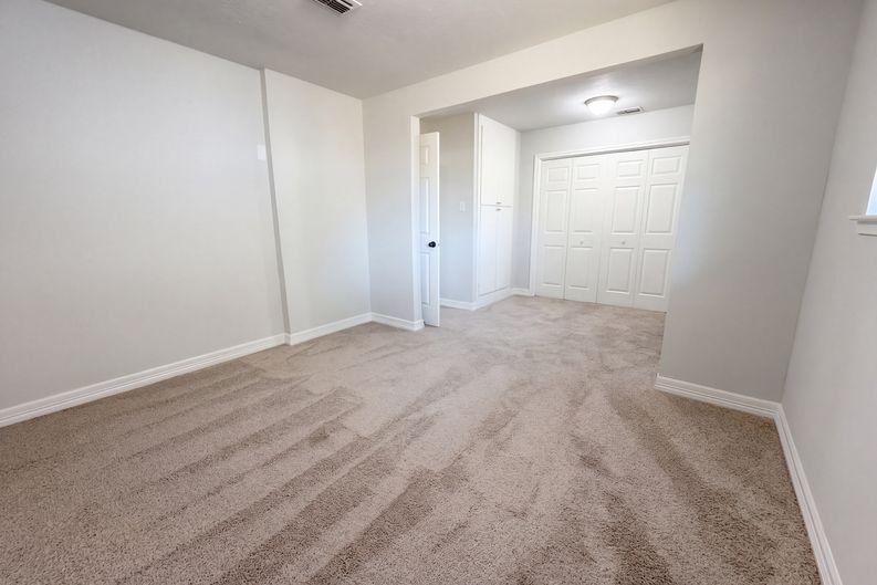 Photo 22 of 35 of 1114 Forestburg Dr, Houston, TX