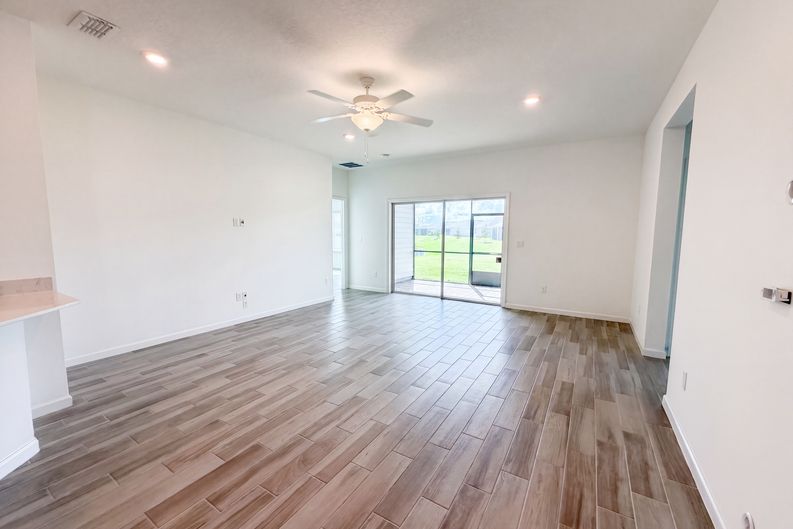 Photo 3 of 22 of 7233 Calamint Ave, Jacksonville, FL