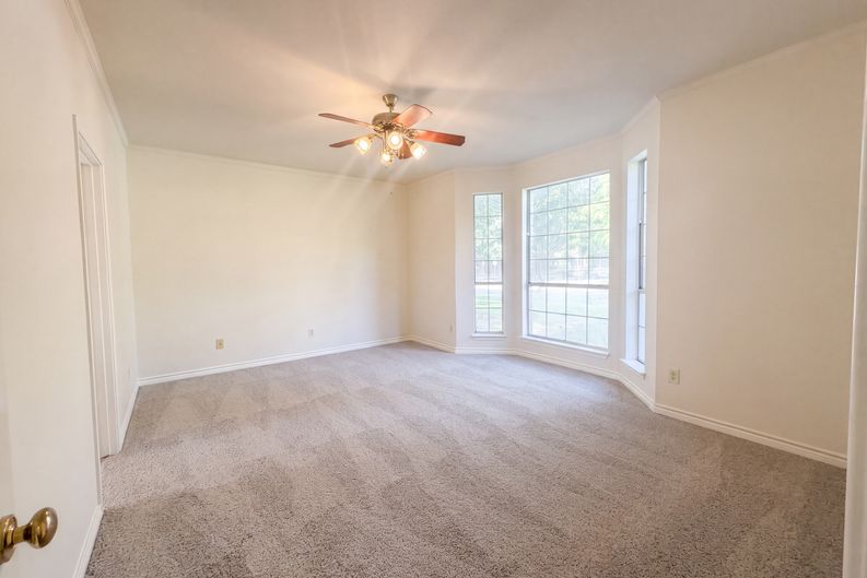 Photo 8 of 27 of 905 Ridgemont Dr, Allen, TX