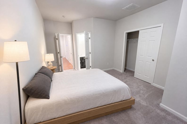 Photo 13 of 19 of 16759 Shingle Oak Dr, Woodbridge, VA