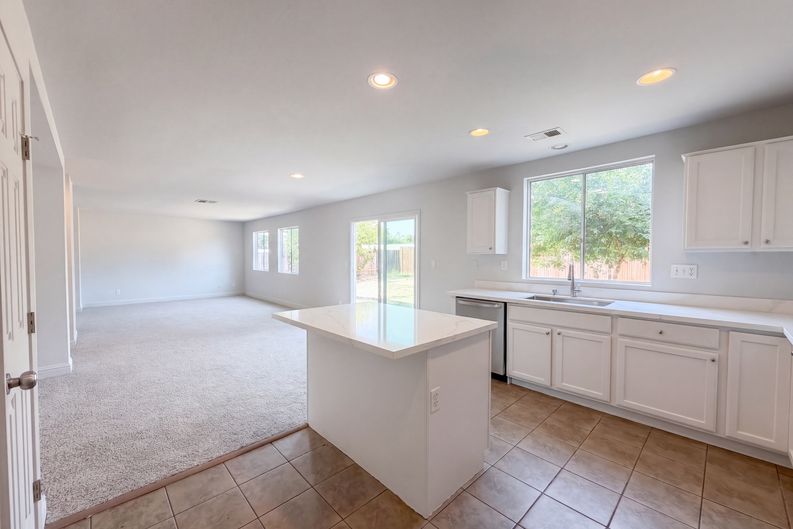 Photo 18 of 31 of 2155 Watercourse St, Stockton, CA