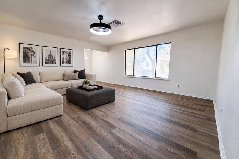 Photo 3 of 28 of 2801 Autumn Haze Ln, Las Vegas, NV
