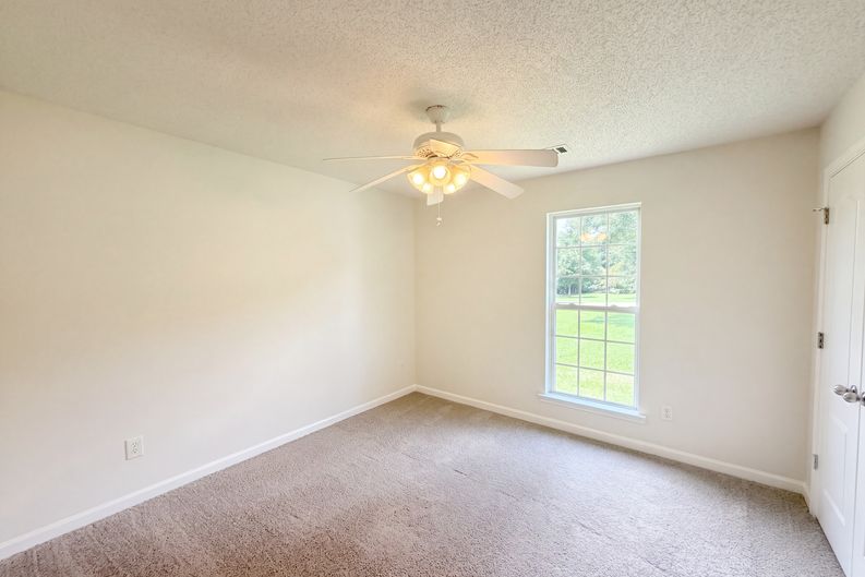 Photo 19 of 25 of 2506 Marixa Dr, Statham, GA