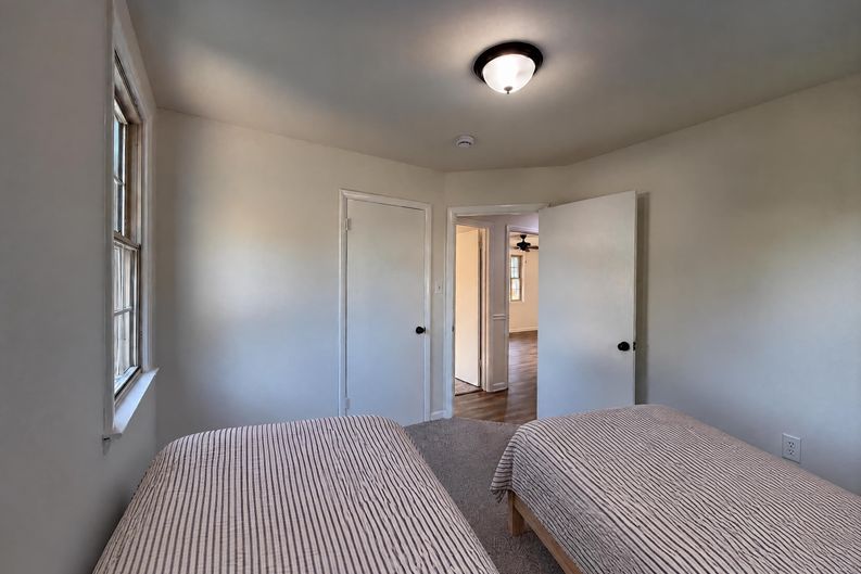 Photo 13 of 22 of 4921 Yorktown Rd, Nashville, TN