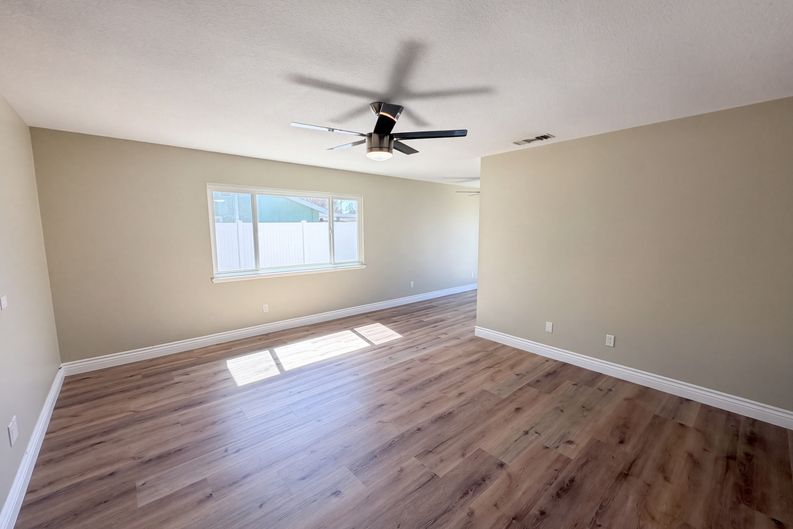 Photo 6 of 15 of 11828 Craw Ave, Chino, CA