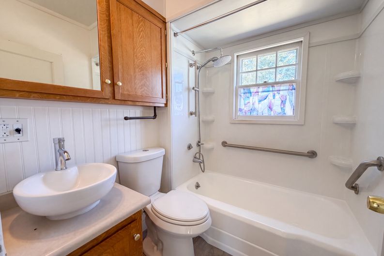 Photo 10 of 20 of 4815 SE 99th Ave, Portland, OR