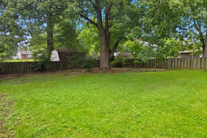 Photo 23 of 50 of 211 Roshon Dr, Medina, OH