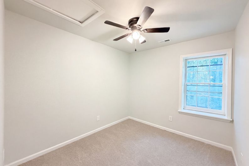 Photo 14 of 20 of 2717 O Hara Dr, Charlotte, NC