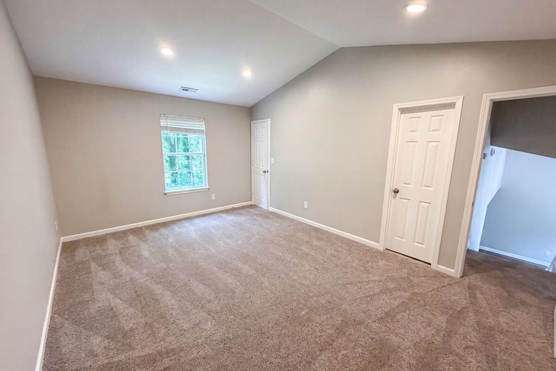 Photo 8 of 19 of 5067 Redan Rd, Stone Mountain, GA