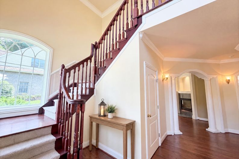 Photo 10 of 38 of 7087 Bridgetown Rd, Cincinnati, OH