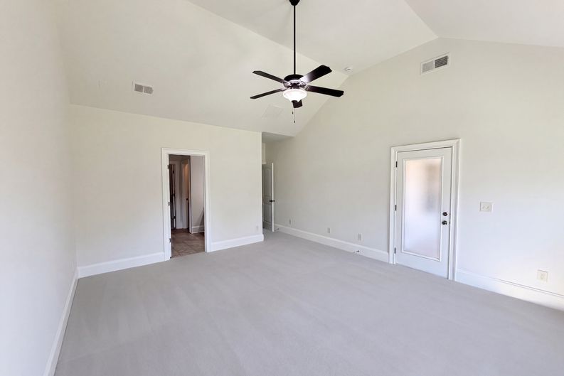 Photo 4 of 24 of 115 Birchwood Ct, Loganville, GA