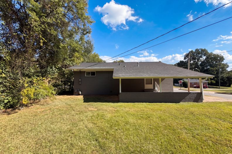 Photo 5 of 24 of 264 Crowell Dr SW, Concord, NC
