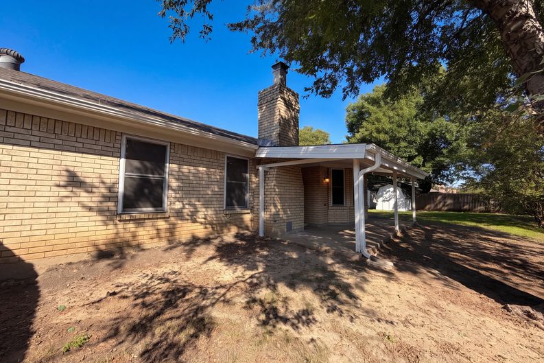Photo 24 of 27 of 5700 Bermuda Dr, North Richland Hills, TX
