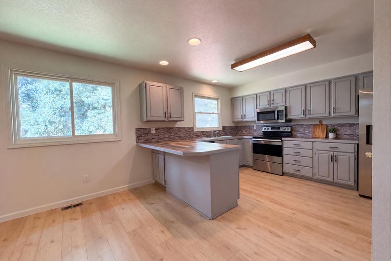 Photo 18 of 39 of 2924 Bow Line Pl, Longmont, CO