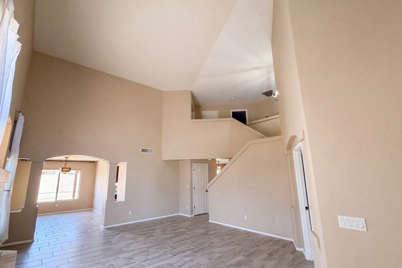 Photo 9 of 44 of 15652 W Calavar Rd, Surprise, AZ