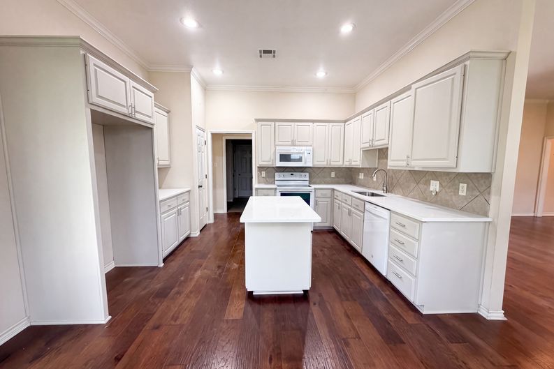 Photo 4 of 16 of 11117 Weatherford Dr, Belton, TX