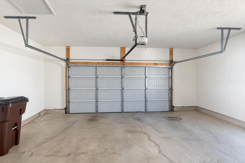 Photo 17 of 23 of 4897 Arena Ct, Liberty Twp, OH