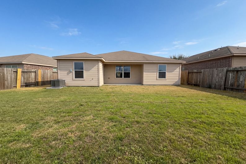 Photo 5 of 18 of 5014 Alder Bend Ln, Richmond, TX