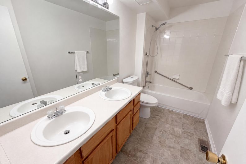 Photo 12 of 29 of 18959 E Linvale Pl, Aurora, CO