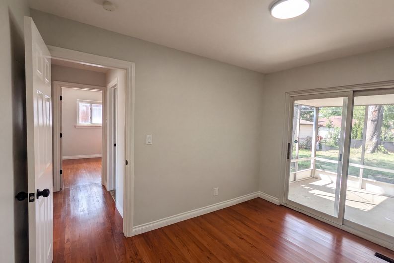 Photo 10 of 21 of 8507 Darlene St, Warren, MI