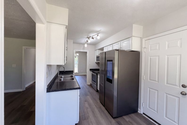 Photo 6 of 17 of 2577 Previs Rd, Fayetteville, NC