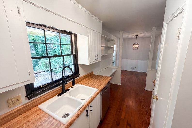 Photo 12 of 22 of 1271 Seven Springs Cir, Marietta, GA