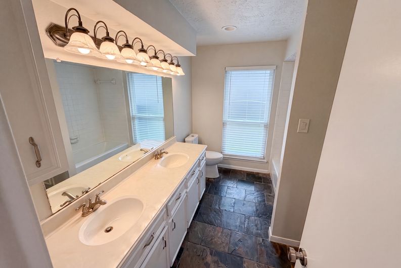 Photo 17 of 26 of 14923 Aspen Hills Dr, Houston, TX