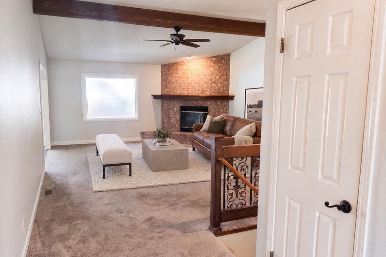 Photo 3 of 28 of 2206 N Basswood Ct, Derby, KS