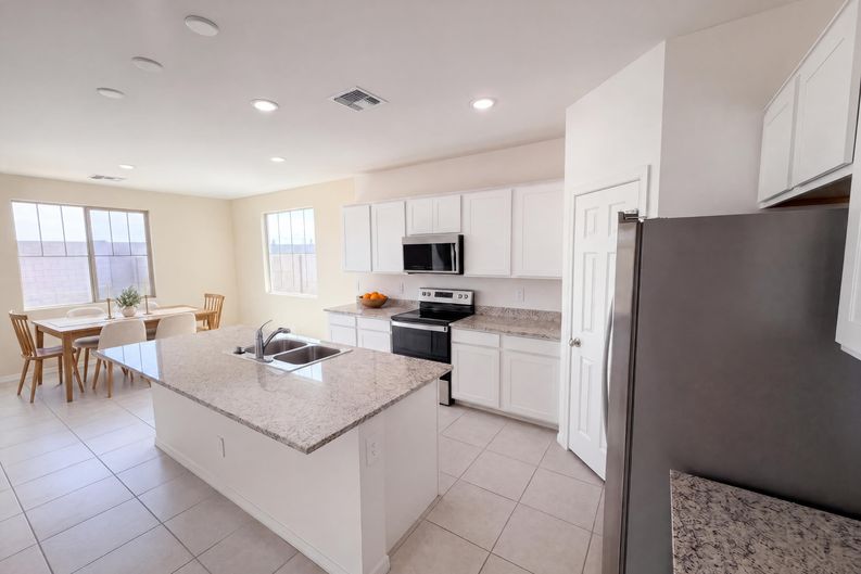 Photo 6 of 29 of 4617 S 108th Ave, Tolleson, AZ