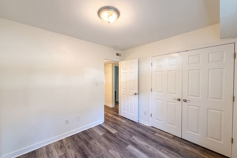 Photo 11 of 16 of 7040 Longstreet Dr, Raleigh, NC